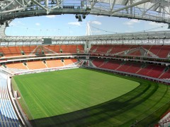 Stadion Lokomotiv
 Moskva, Rusko (nátěr tribun)